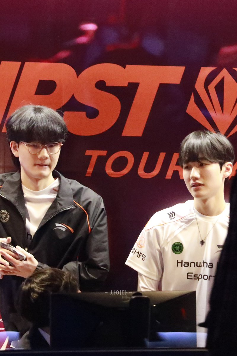250315 First Stand

🐍🥜

#Peanut #피넛 #한왕호
#Viper #바이퍼 #박도현