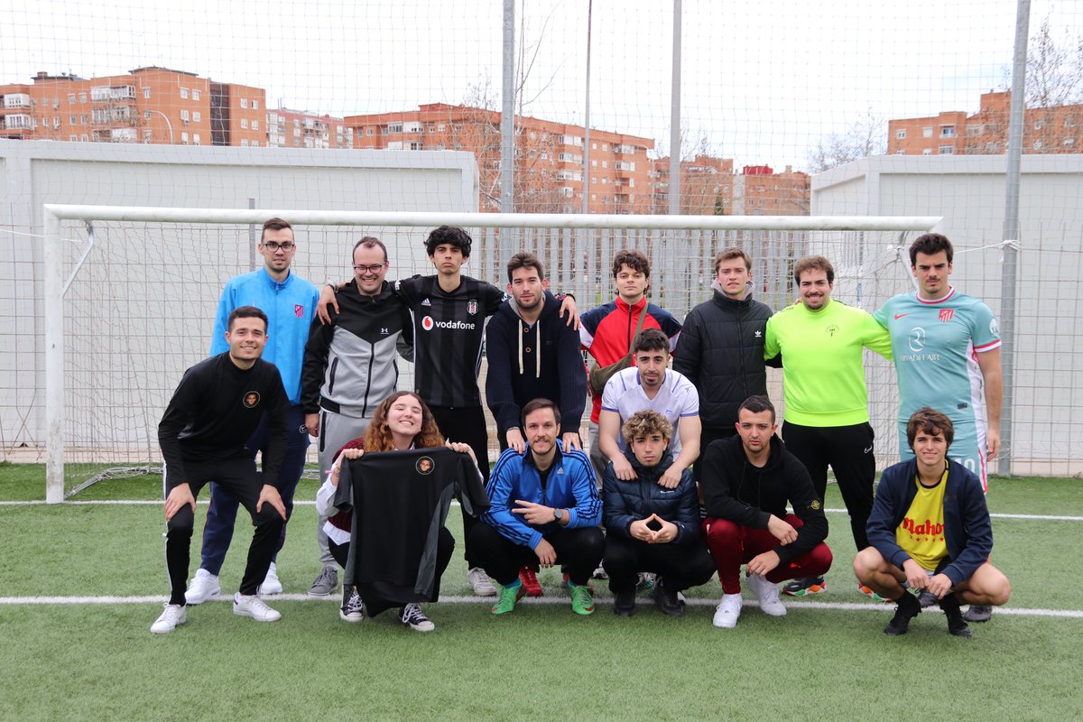 Qué gusto de equipo🖤