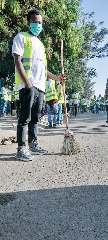 Redwan_ET's tweet photo. Proud to volunteer in Adama City, contributing to cleaning and traffic guiding for a better, safer environment. Every small effort counts in building a cleaner and more organized community. Let’s make a difference together! 🌍✨ #CleanAdama #Volunteering
#adama #adamacity https://t.co/bX6dgMjJKn
