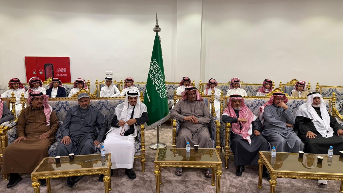 بحضور وكيل محافظة النماص؛ غرفة عمليات #أجاويد3 تعقد لقاءً مفتوحًا حول  رباعية القيم مع عددٍ من أفراد المجتمع بالمحافظة.
<a href="/ajaweedAseer/">أجاويد</a>