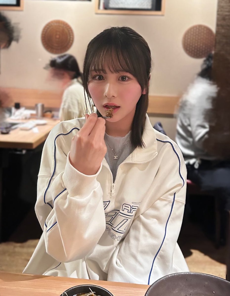 💎#ノイミー #尾木波菜 ちゃん □ H&M ルーズフィット ハーフジップ