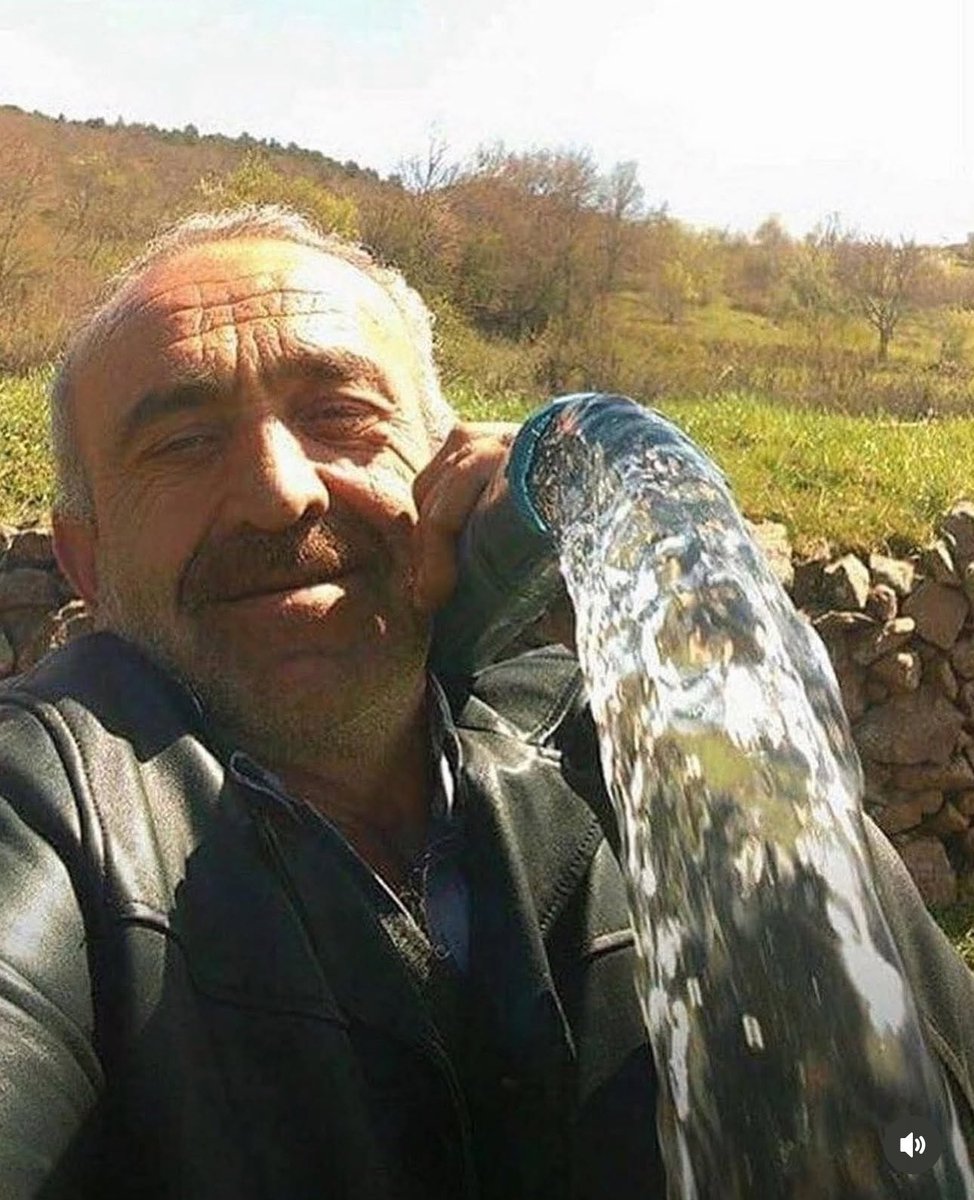 “Garezi Olmayan Adam Evreni’nde anlamlı veya anlamsız her fotoğraf bir hikâye anlatır. Bazıları gözle görülmez, ama hissedilir.”