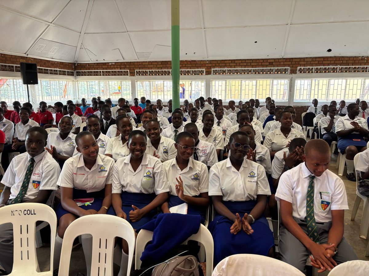 Association des professeurs de français en Ouganda tweet media