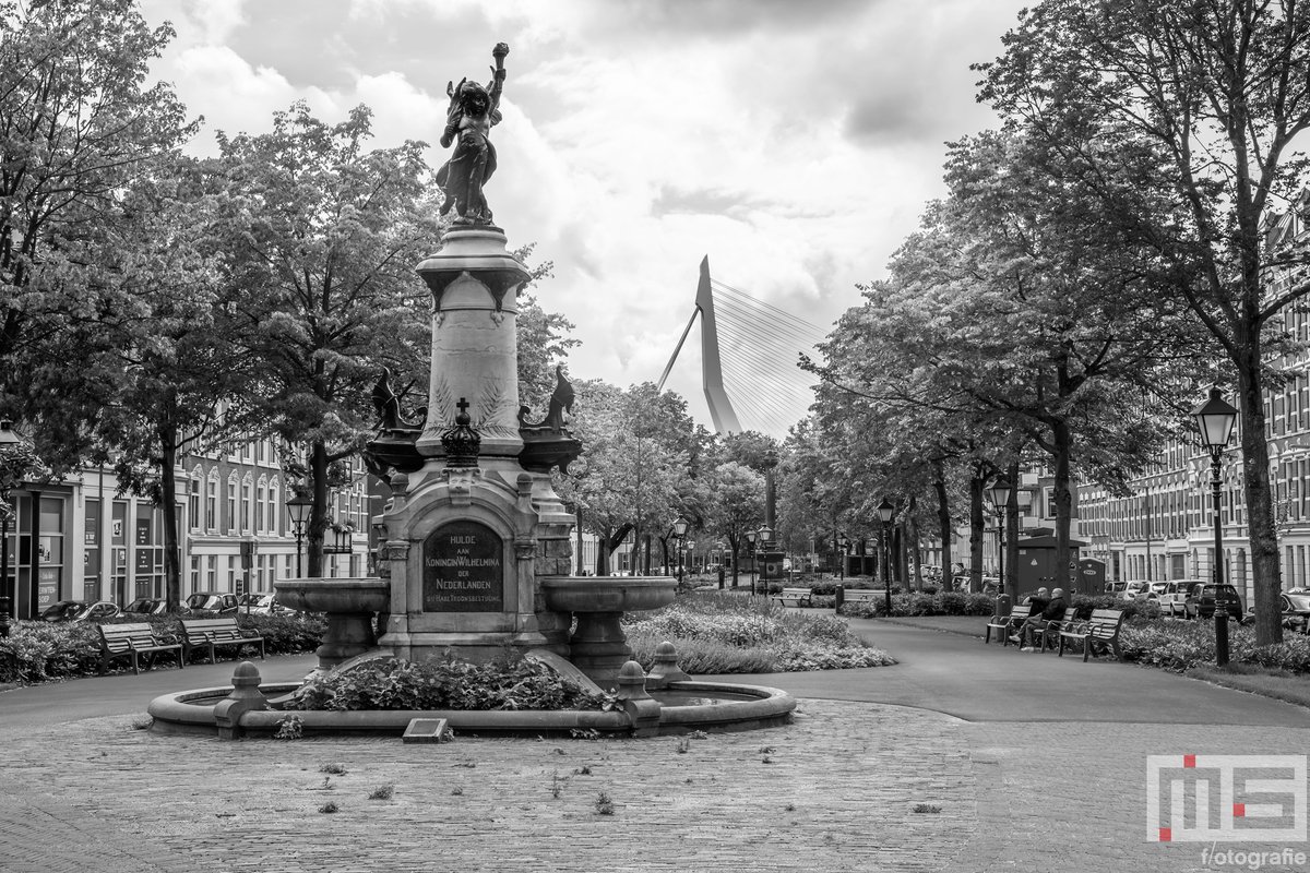 marcvanderstelt's tweet photo. De Wilhelminafontein op het Noordereiland in Rotterdam in zwart/wit
#rotterdam #zuid #blackandwhitephotography #noordereiland #fotograaf #photographer #architecture #erasmusbrug #zwartwit #monument #fontijn
Meer op: https://t.co/NZHAwkjEjJ https://t.co/qHavz1mx1Q