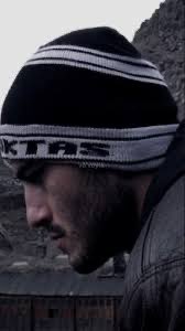 "oğlum bekir dedim kendi kendime, yolu yok çekeceksin. isyan etmenin faydası yok, kaderin böyle, yol belli, eğ başını, usul usul yürü şimdi. o gün bugün usul usul yürüyorum işte.''