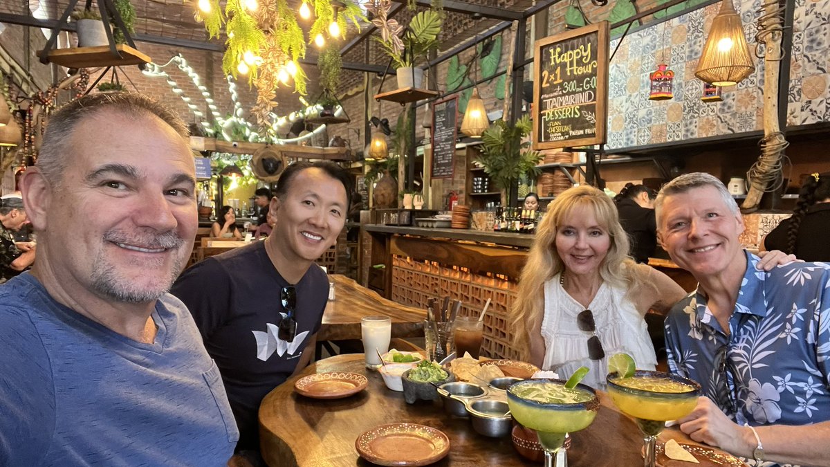 An unforgettable evening in Puerto Vallarta with Shawn and Lee! 🌅🍷 From sipping wine in their stunning condo to enjoying Alambre de Pastor at Sonorita Olas Atlas and strolling the Malecón at sunset. Thanks to our amazing hosts for a night filled with culture, laughs, and food