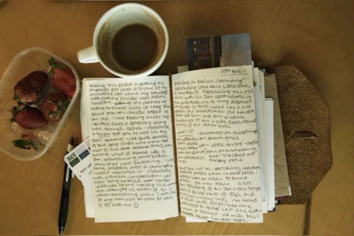 𝐎𝐡 𝐝𝐞𝐚𝐫 𝐝𝐢𝐚𝐫𝐲, 𝐈 𝐦𝐞𝐭 𝐚 𝐛𝐨𝐲 💌—

a #jyungtael socmed au wherein jyung keep trying to get noticed by tael, but tael seems to hate him ? unless…