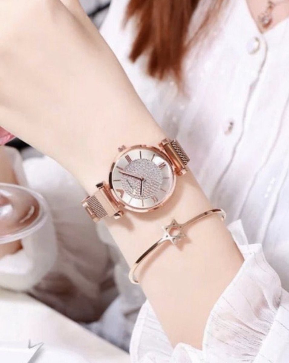 :
لا تسهرين الا على ، قلب مغليك
ولا تنعسين الا على ،،رمش عيني
:
#بس_ذوق🎼💙