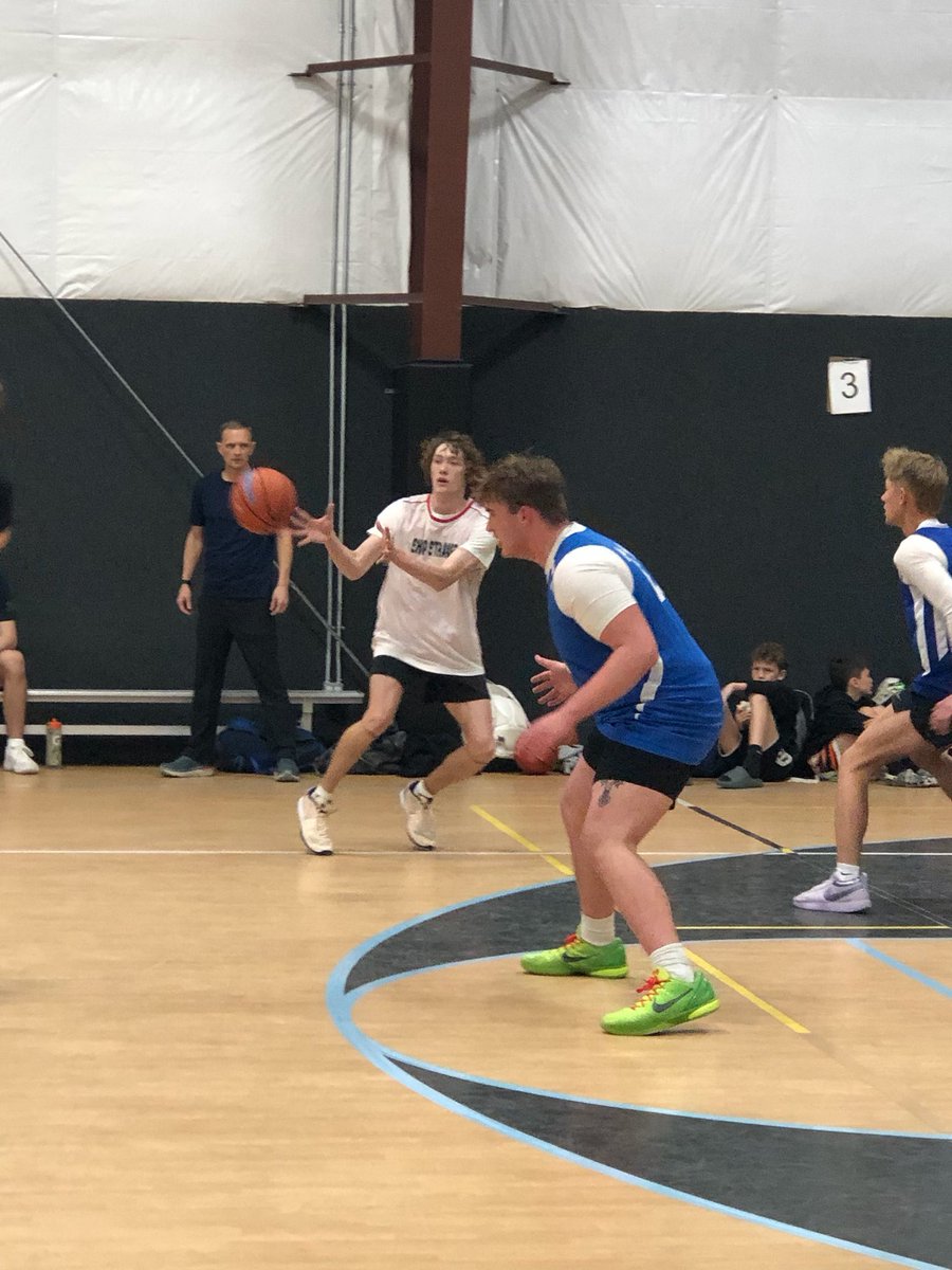 Landon Skogsberg (@landonskogs) on Twitter photo Busy weekend on the court and in the ring. Started out track season with new PRs in shotput and discus. Busy weekend on the court and in the ring. Started out track season with new PRs in shotput and discus.