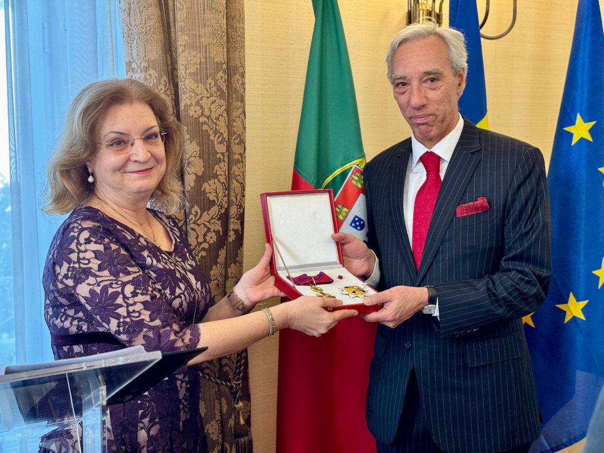 DanielaGitman's tweet photo. Honored to award #EUSR @JoaoCravinho the National Order ”Star of Romania”/Grand Officer @PresidencyRo for exceptional contribution to the development of🇷🇴🇵🇹relations. Strong🇷🇴support to new #EU mandate in #Sahel #Africa.
Thank you, Minister Cravinho, for your vision & friendship! https://t.co/POAlyA6ppY