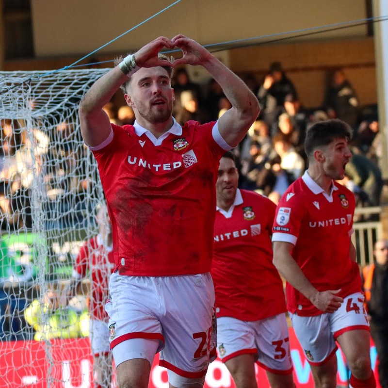 Wrexham_AFC's tweet photo. Sam Smith's winner moved the Red Dragons above Wycombe Wanderers and into the automatic promotion places 👊

Read all about how the game unfolded in our Report ⬇️

🔴⚪ #WxmAFC