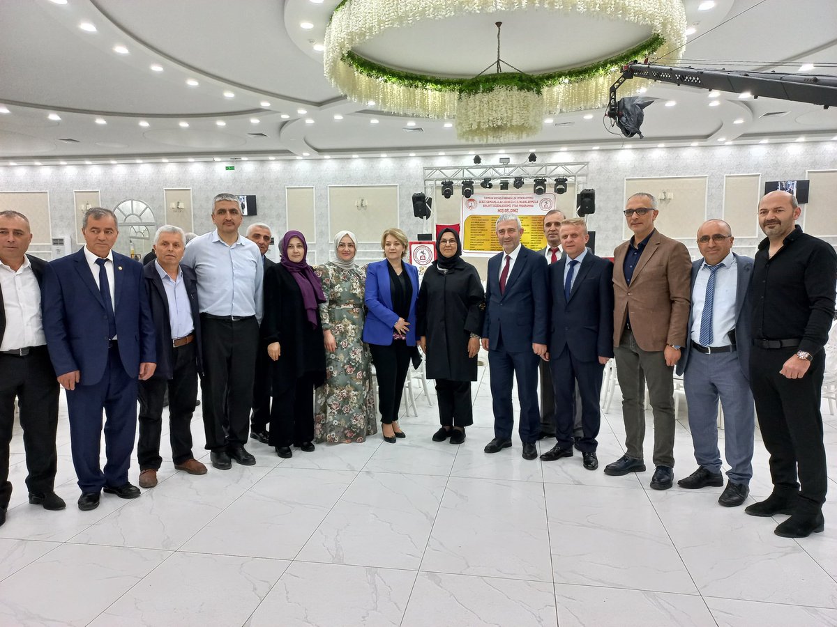 yyaseminozdemir's tweet photo. 📍#Gebze

#Kocaeli Milletvekilimiz Sayın Radiye Sezer Katırcıoğlu,İlçe başkanımız Recep Kaya, @kocaelibld Başkan Vekilimiz @hasansobatr ve teşkilatımız ile birlikte Samsun Kocaeli Dernekler Federasyonu ve Gebze Samsunlular Dernek Başkanı Şakir Töngel ve yönetiminin hazırlamış olduğu #iftar programına katıldık.
Ramazan,paylaşmaktır.🌙🌹

@tugbaisikercan 
@RSKatircioglu 
@SahinTalus 
@AKKADINGM 
@recepkayatr 
@akkadinkocaeli