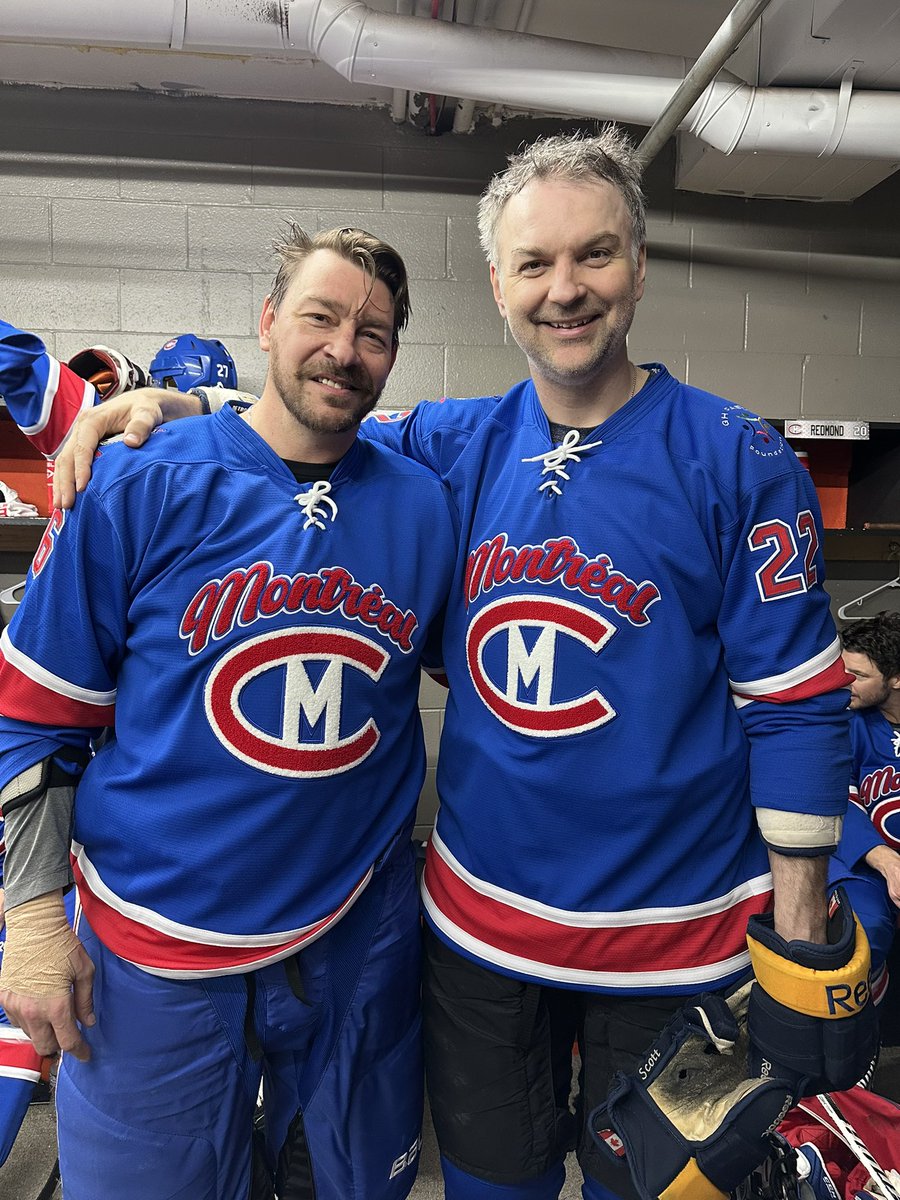 Match des Anciens à Fraser, Michigan!

Alumni game in Fraser, Michigan!