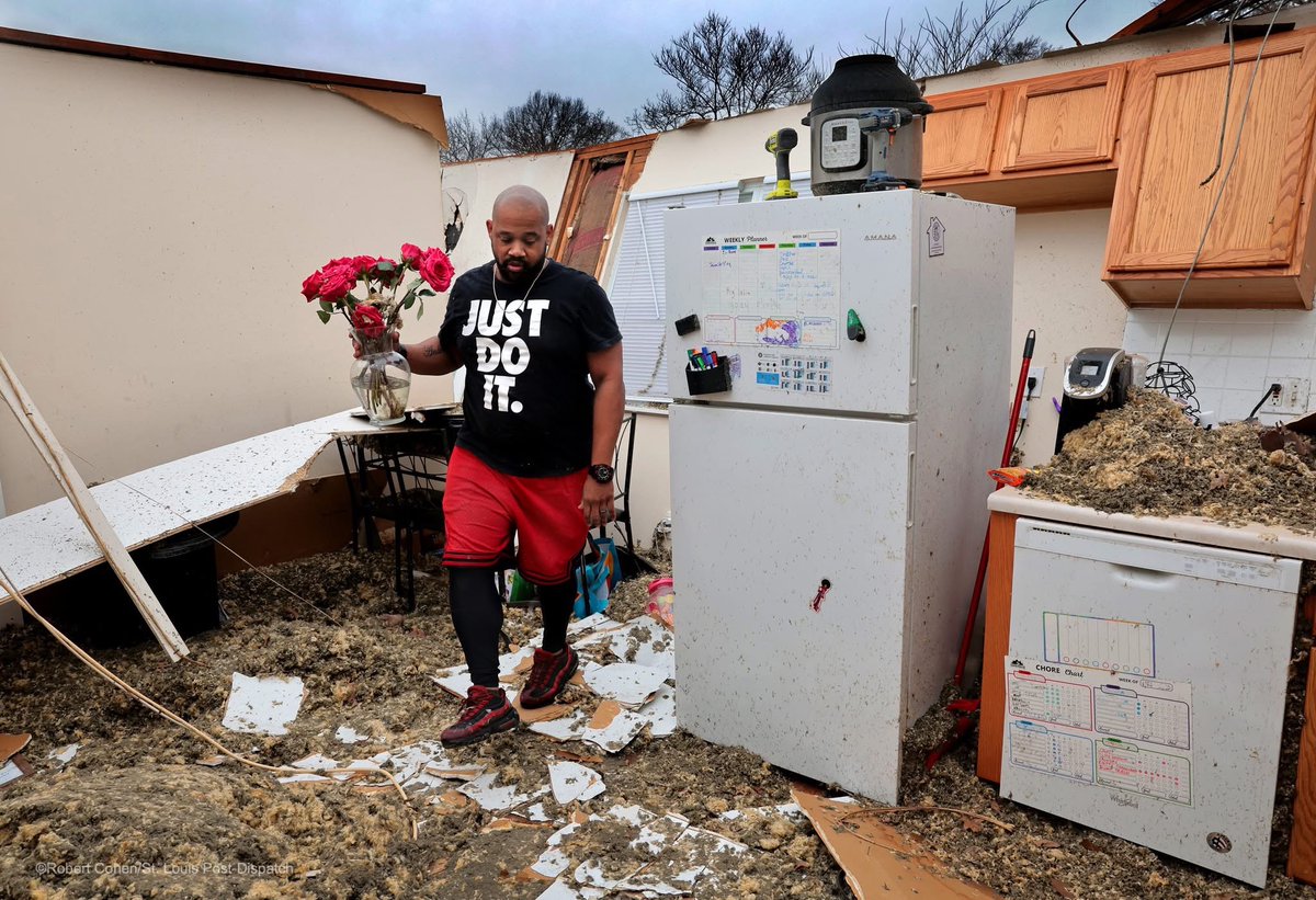 Blythe Bernhard (@blythebernhard) on Twitter photo Stunning image by <a href="/kodacohen/">Robert Cohen</a> in Bridgeton, the same community that got slammed by the Good Friday tornado in 2011. Stunning image by <a href="/kodacohen/">Robert Cohen</a> in Bridgeton, the same community that got slammed by the Good Friday tornado in 2011.