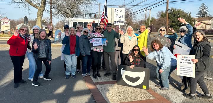 GloriaBB2's tweet image. Yesterday we joined a small but enthusiastic group of about 20 others in exercising our right to peacefully demonstrate against this awful administration. Mostly positive reactions from drivers passing by!  #Resist #StandUpForDemocracy 

*I held the &quot;M&quot;, my wife the first &quot;I&quot;