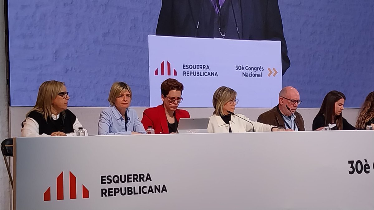 👉🏻 Regidores i regidors d’ERC Reus, components de l’executiva local i companyes i companys del territori, al #30CongresERC, al servei del país i de la seva gent.