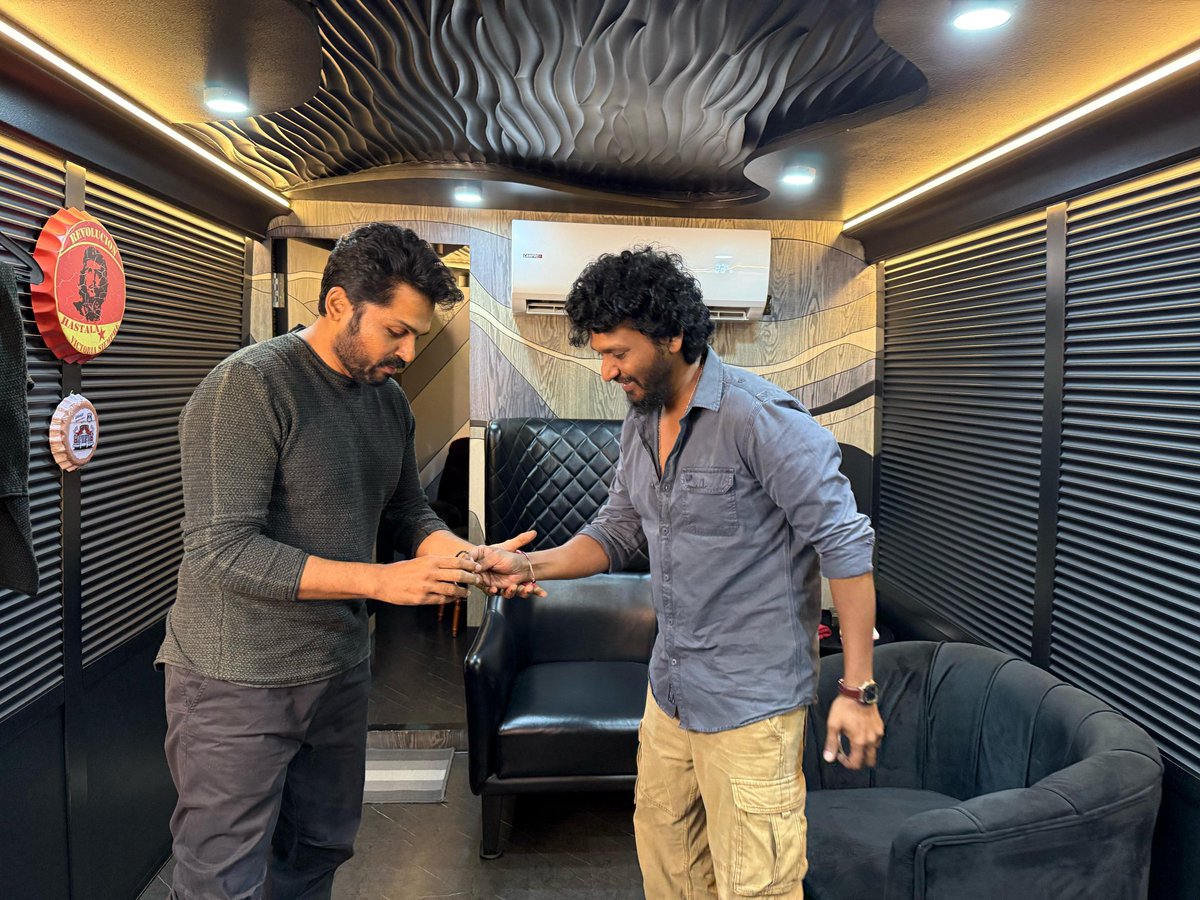 SriniShiva's tweet photo. #Kaithi2 on cards immediately after #Coolie release 🔥
#LokeshKanagaraj has also celebrated bday with #Karthi & #DreamWarriorPictures producer ✅
#Dillireturns 🔥 https://t.co/2C7hkF4QUh