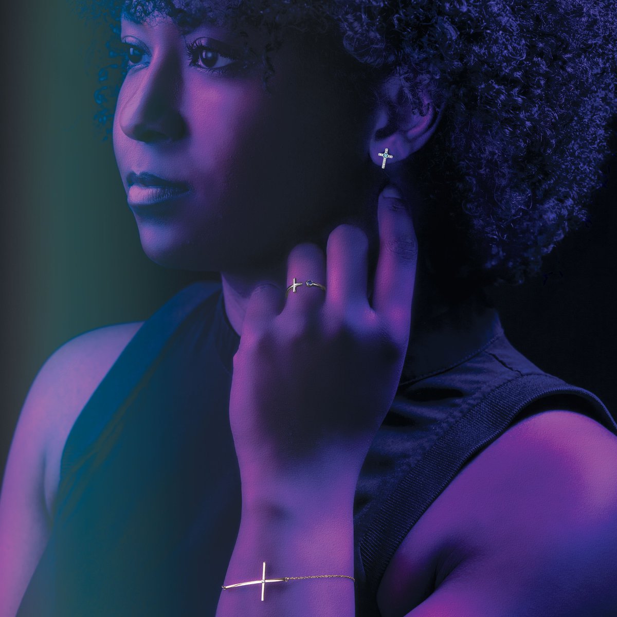 RyanJonathanFJ's tweet image. Timeless symbols, redefined in gold elegance. 🌟 #FineCraftsmanship #FaithStyle #JewelryInspo