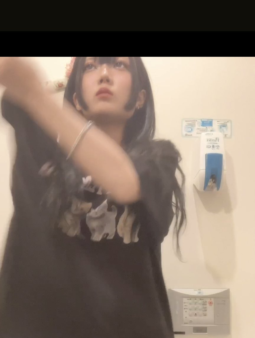 A5Gsjm's tweet photo. 買いたい人DMください
1個100円です
全部セットで3000円です https://t.co/Zu9cyk24QA