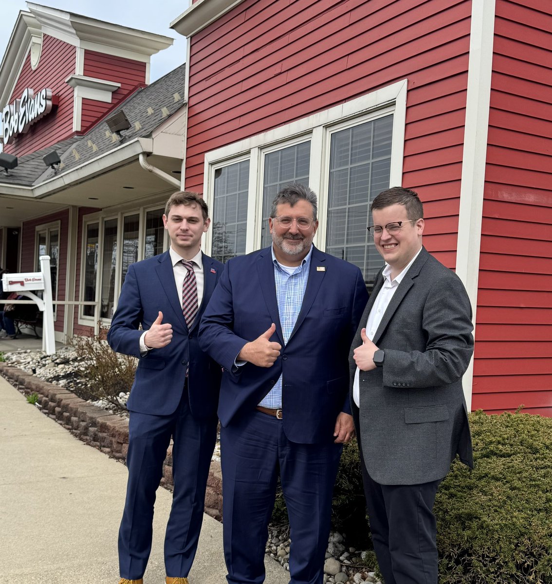 ChairmanAlex's tweet image. Thank you Spencer Madzak and Cody Pettit! These two represent the future of the @ohiogop movement as chairs of the  College Republicans &amp;amp; Young Republicans respectively. We had a great summit today about how to keep our party strong. @OhioCRs @OhioYRs @ohiogopWINS 🇺🇸🐘🇺🇸