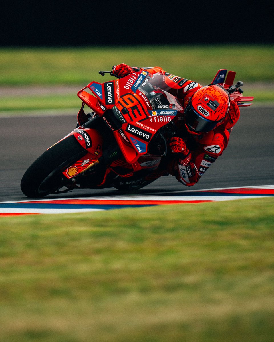 ducaticorse's tweet photo. The pole man 🔥🇦🇷 at #ArgentinaGP
With the new track record! 💪

#ForzaDucati #DucatiLenovoTeam https://t.co/2xC2D709KP