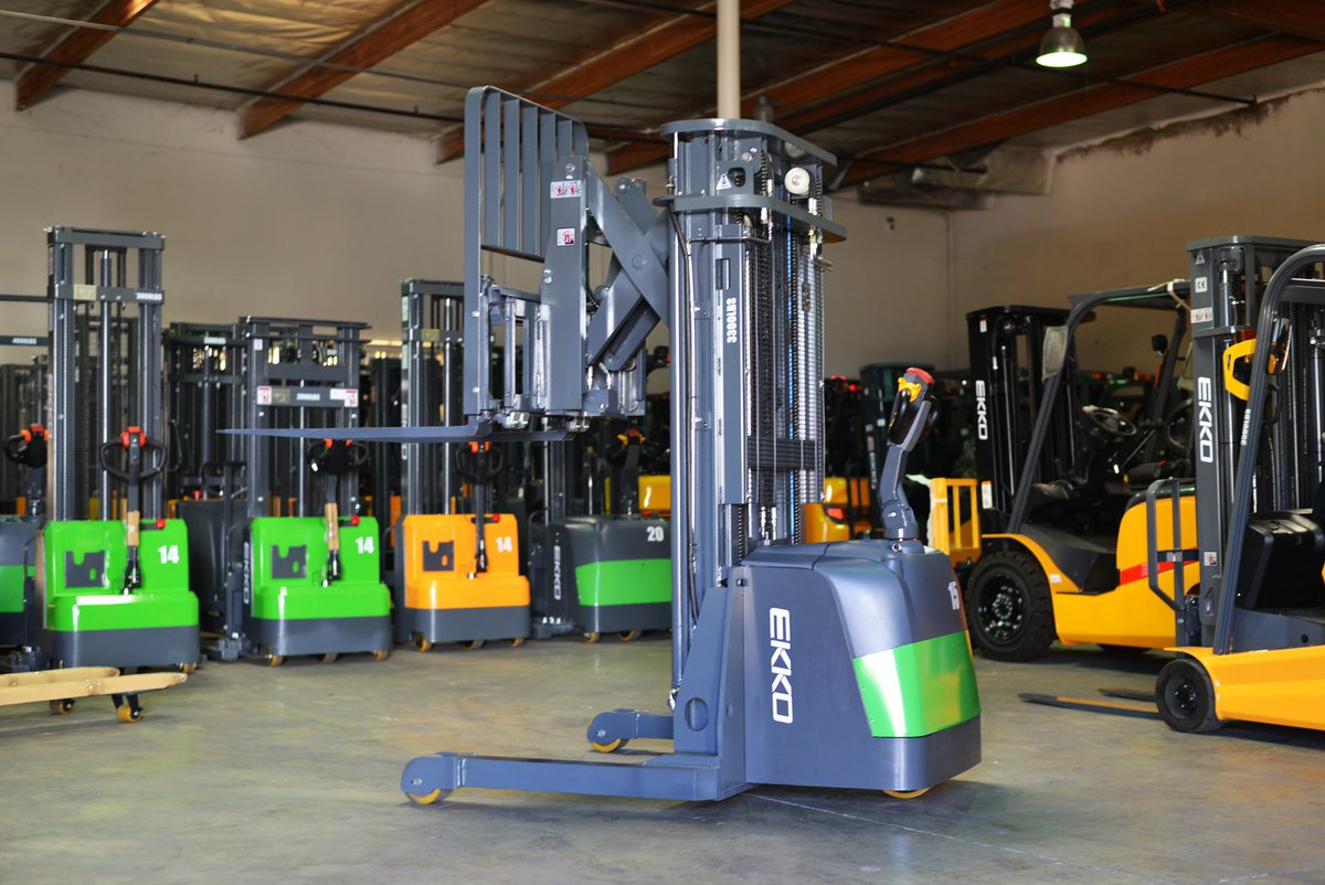 EKKOlifts's tweet photo. The #ER15-177Li Reach Stacker in stock now! Lift up to 3300 lbs to a soaring 177-216 inches! Precision control with lifting synchronous proportional valve. Side shifter and AC power for ultimate versatility. Eco-friendly lithium battery for non-stop action! #forklift #lifttruck https://t.co/icbnYLl6S9