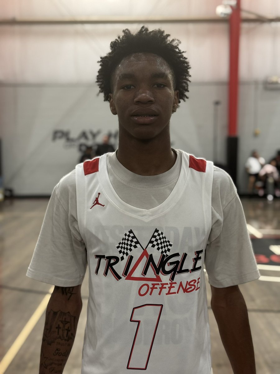Proven Prospects (@proven_prospect) on Twitter photo ‘27 G Tre Robinson (<a href="/TriOffElite/">Triangle Offense Elite</a>) led his team with 11 points in the win. Robinson is a quick, explosive guard that does well drawing fouls and hitting from 10’+ out. Smooth, shifty guard that can blow by his defenders quickly. ‘27 G Tre Robinson (<a href="/TriOffElite/">Triangle Offense Elite</a>) led his team with 11 points in the win. Robinson is a quick, explosive guard that does well drawing fouls and hitting from 10’+ out. Smooth, shifty guard that can blow by his defenders quickly.