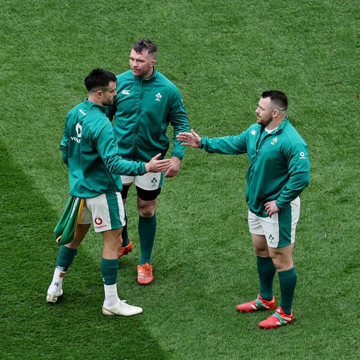 Mossy1671's tweet photo. Another scrappy underpar perforamce @IrishRugby But a win all the same. 
Thank you Peter O'Mahony, Cian Healy &amp; Conor Murray for wearing the Irish Jersey with Distinction &amp; Pride. https://t.co/yHcSoMJxdM