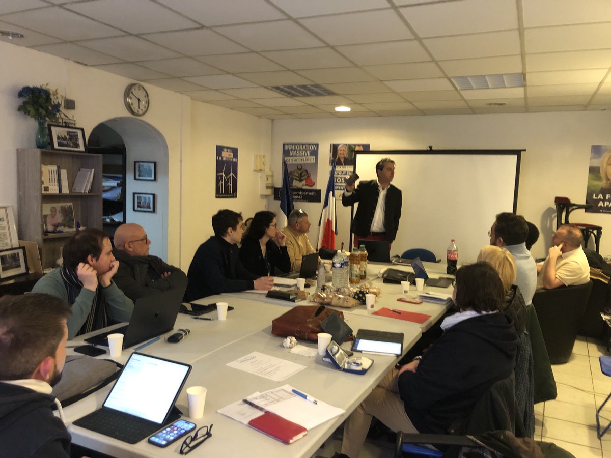 TdlTocnaye's tweet photo. #IFOREL #Nangis Formation dynamique des Conseillers Municipaux #RN77 @RN78Yvelines @RN_HauteMarne sur le thème «Mieux communiquer pour valoriser son mandat d’élu municipal» avec @jbgiraud007 ! Merci @AymericDurox @RoullaudBeatric https://t.co/teZCmy8nfb