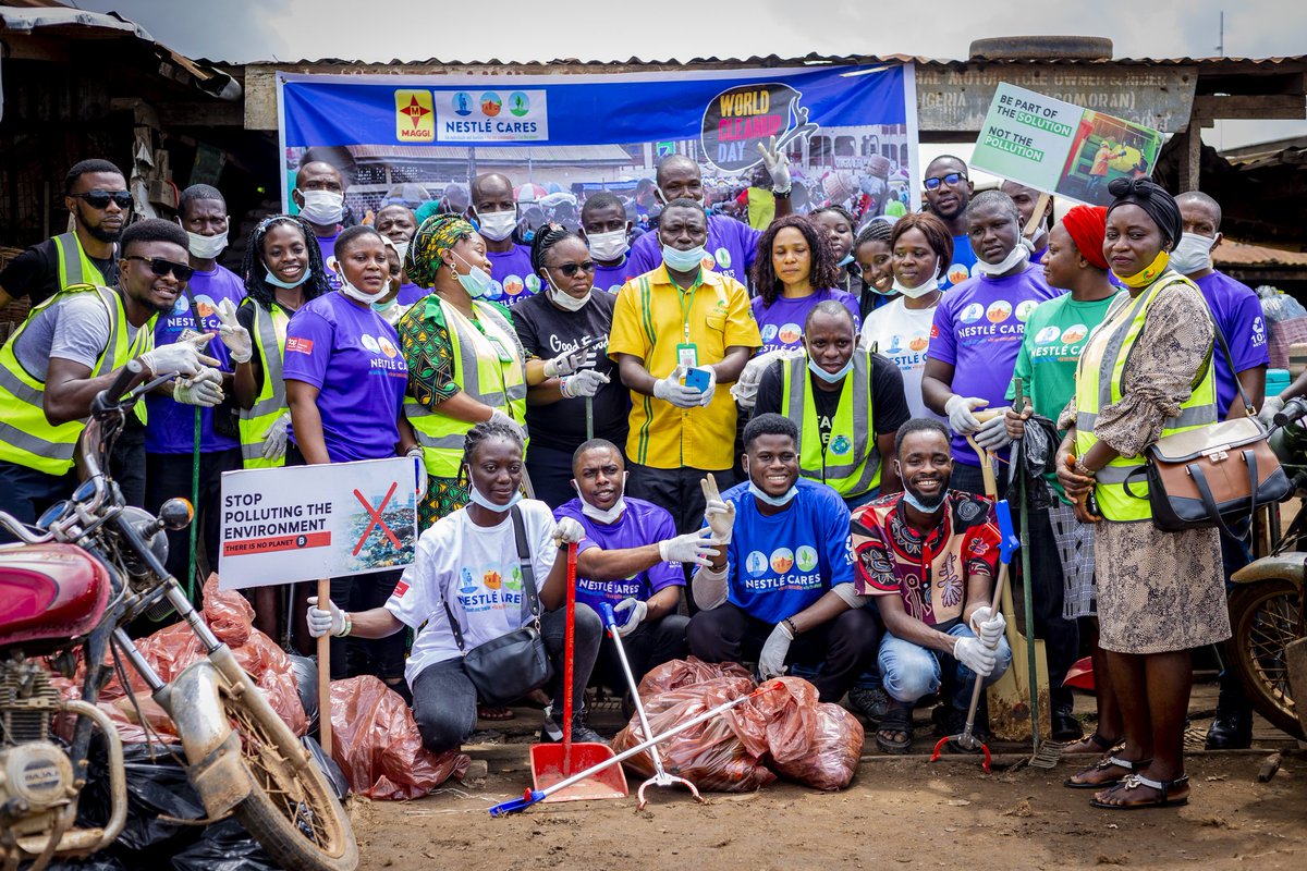 SamcleansS's tweet photo. ONE COMMUNITY AT A TIME

We're on a mission in raising the generation of leaders who are passionate about environmental sustainable in Africa 

Be part of the SOLUTION, not the POLLUTION!

#SamCleansInitiative #Sustainability #CommunityFirst #GoGreen #CleanerEnvironment https://t.co/5Dr1aEteli