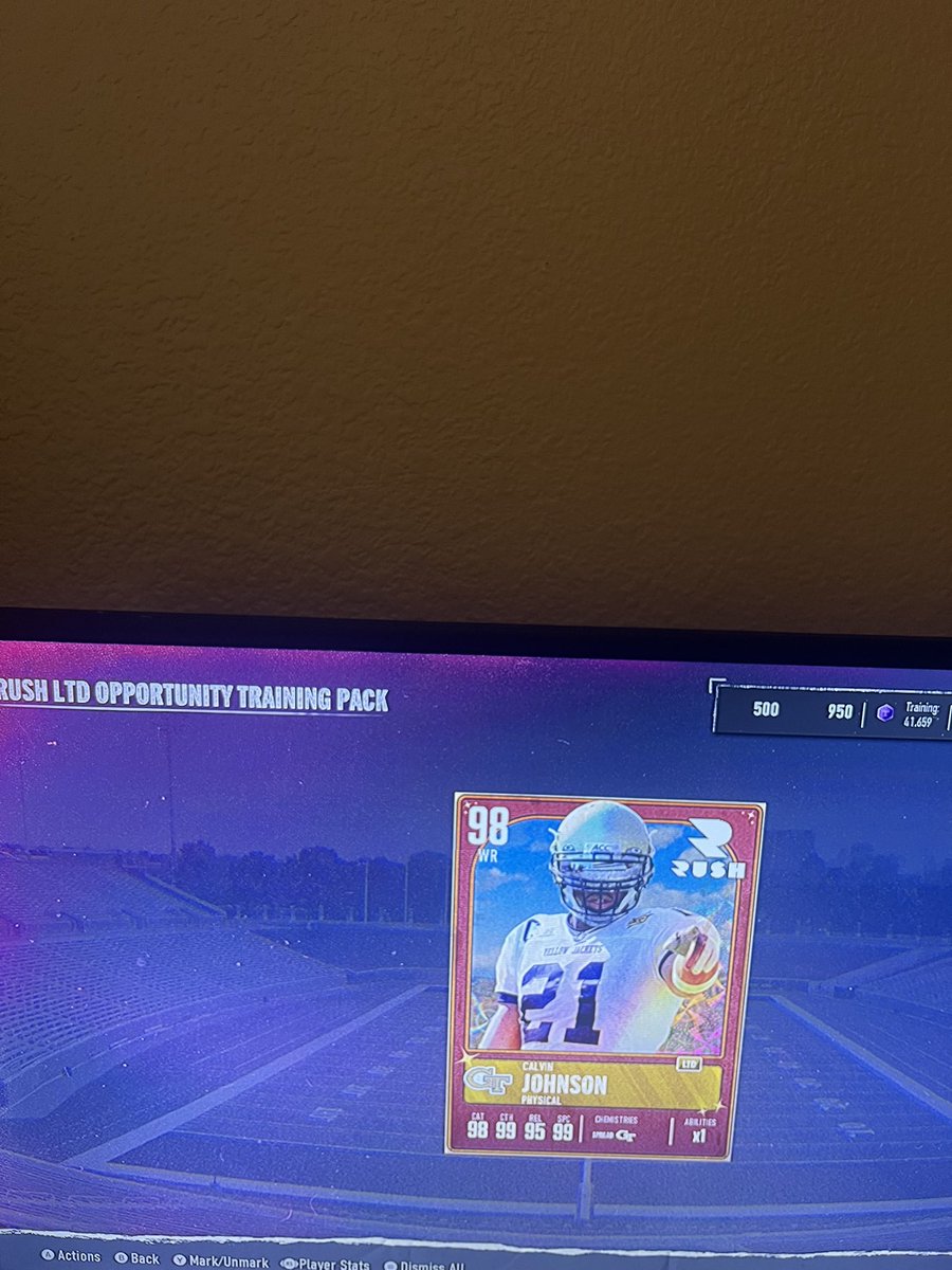 LBJtheGOAT1's tweet photo. @TapXMikey #MikeyLuck☘️ do I keep, sell, or sell after he’s out of packs https://t.co/1e3br3yd9Y