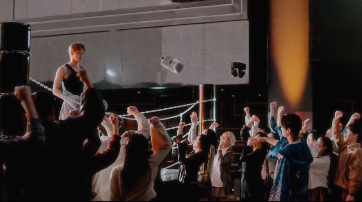 글러브 던지는거 
참좋은행위같아요
한판뜨자는 뜻이잖아요