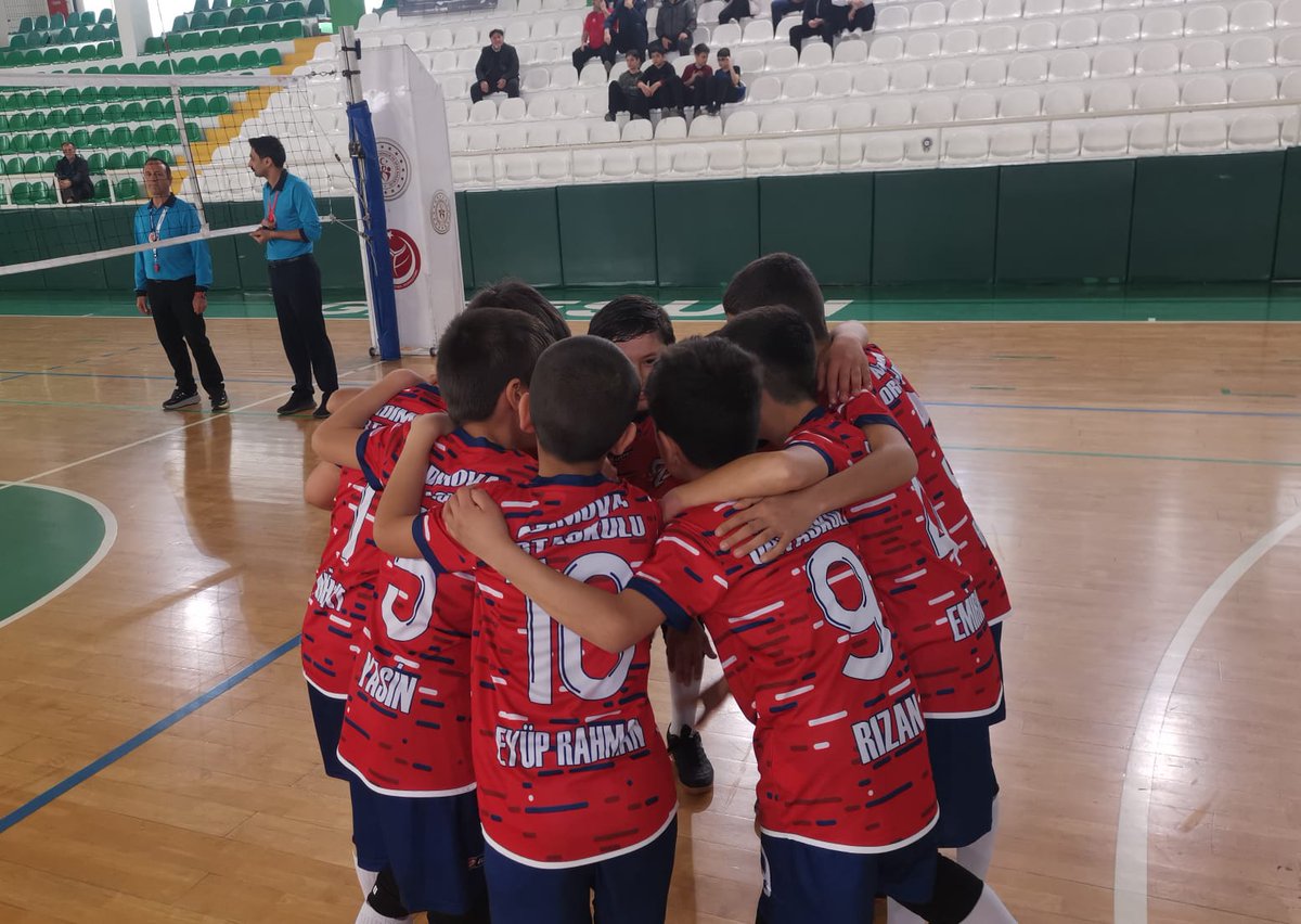 📌 Giresun'da düzenlenen "Okul Sporları Küçükler Voleybol Yarı Final Müsabakaları"nda ilimizi temsil eden Adımova Ortaokulu grubundan çıkıp  Türkiye'deki en iyi 16 okullar arasına girdi. Türkiye Finallerini son maçta kaçıran okulumuzu tebrik ediyoruz.
<a href="/MNesipMahir/">Mehmet Nesip MAHİR</a> <a href="/hasan_kokrek/">Hasan Kökrek</a>