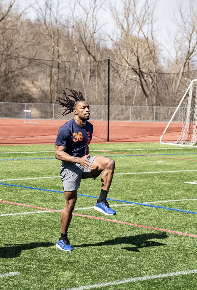 MrMalachiJames's tweet image. 1 more week till my collegiate debut🍊 #AGTG💕 @TJTRAININGDAY @lambo2126 @coreyannan360 @SJTrack