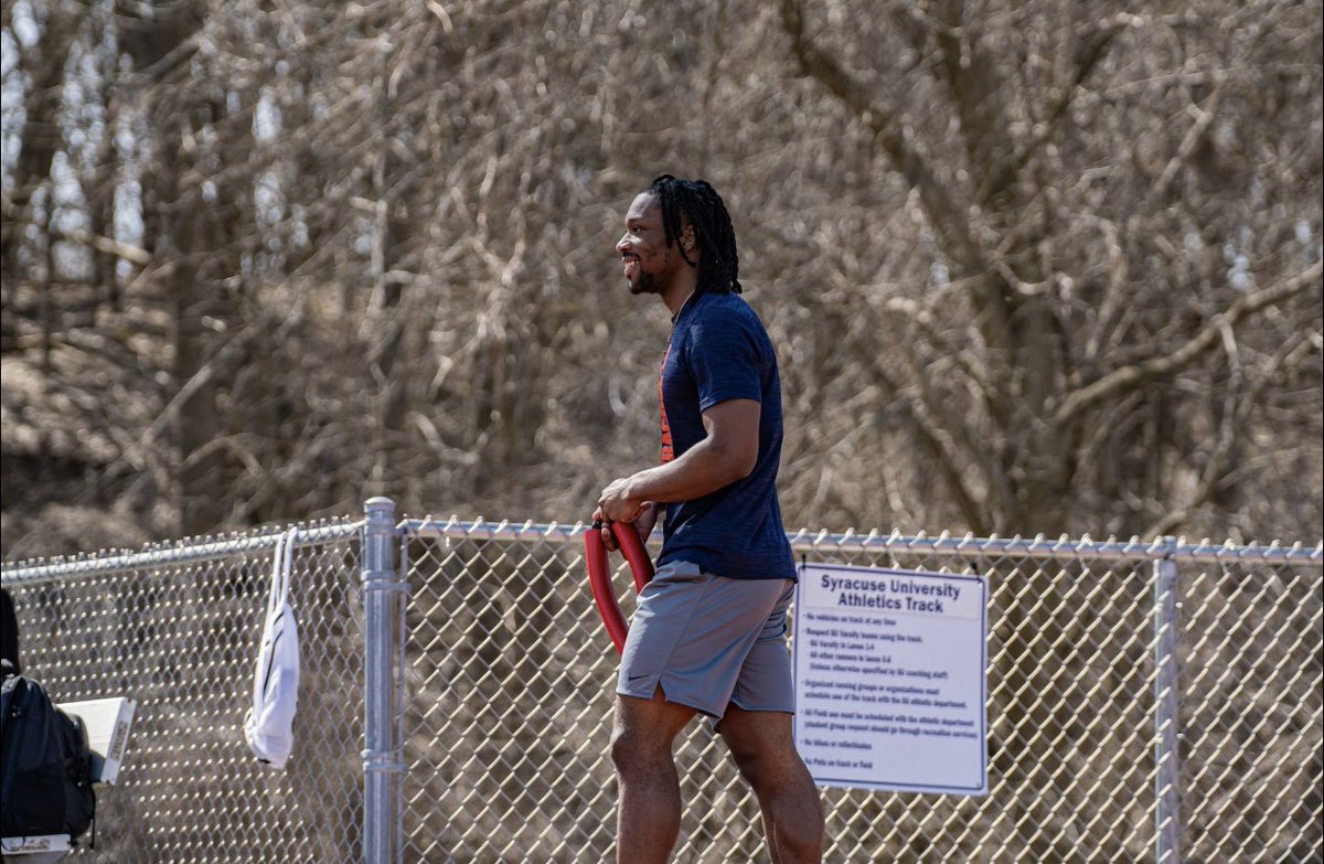 MrMalachiJames's tweet image. 1 more week till my collegiate debut🍊 #AGTG💕 @TJTRAININGDAY @lambo2126 @coreyannan360 @SJTrack