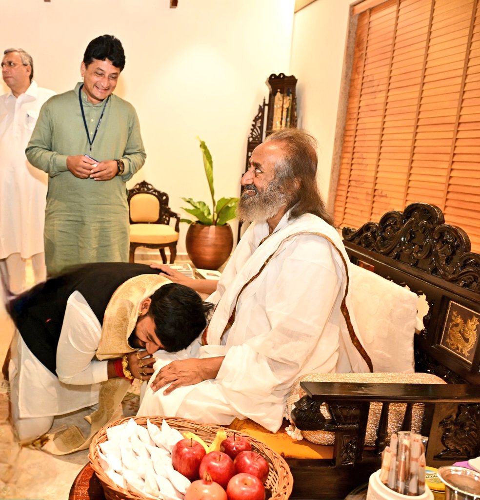 Aniket Ghule - अनिकेत घुले (@aniket_ghule12) on Twitter photo <a href="/Gurudev/">Gurudev Sri Sri Ravi Shankar</a> ❤️ अविस्मरणीय अनुभव गुरुदेव भेट भाग्यवान शब्दाचा अर्थ आज मला कळाला..... जय गुरुदेव <a href="/OfficeOfGurudev/">Office Of Gurudev</a>
.
.
.
.
#theartofliving <a href="/Gurudev/">Gurudev Sri Sri Ravi Shankar</a> ❤️ अविस्मरणीय अनुभव गुरुदेव भेट भाग्यवान शब्दाचा अर्थ आज मला कळाला..... जय गुरुदेव <a href="/OfficeOfGurudev/">Office Of Gurudev</a>
.
.
.
.
#theartofliving