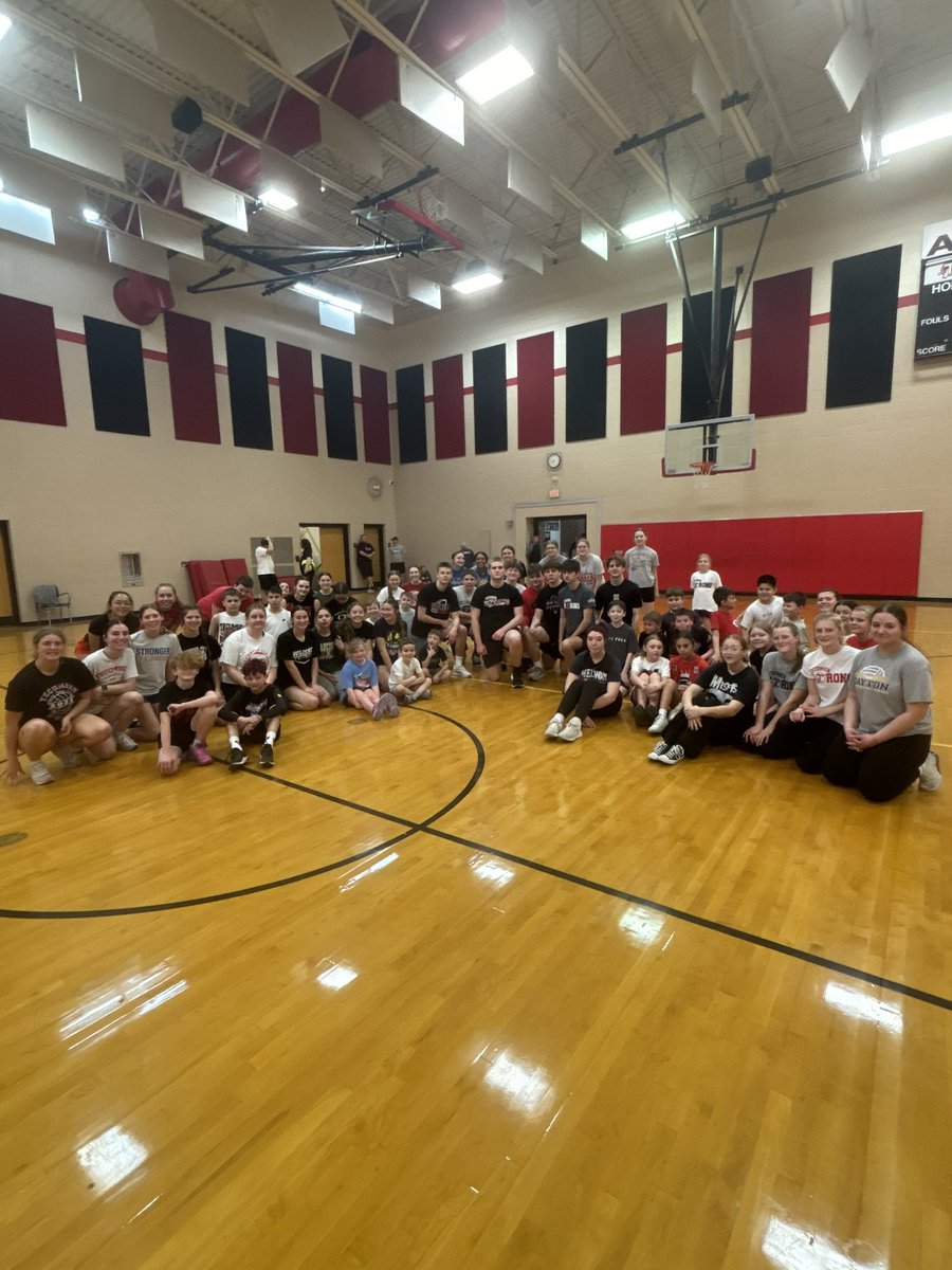 TecumsehStrong's tweet photo. We had a great last morning of Breakfast Club!!! Thank you to all of the coaches who volunteered each weekend! Thank you to all of our parents who served food each weekend!! Thank you Reiter Dairy for donating milk and orange juice each week! 
#tecumsehstrong #familyon3 https://t.co/i1cNZSe1Jq