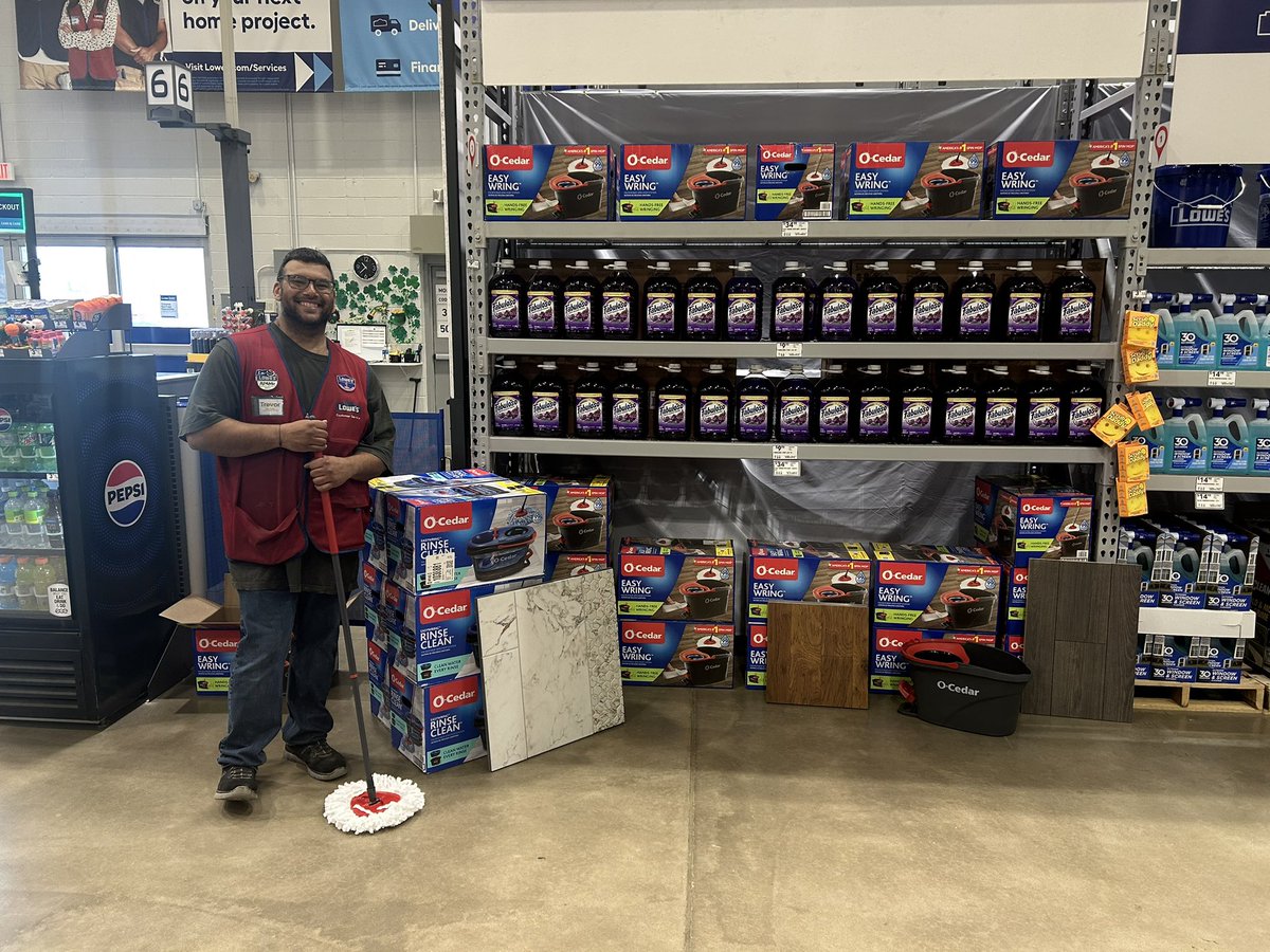 Stop in and check out Trevor and the O-Cedar spin mop! Trevor is putting it thru the wringer and showing everyone how it works. #R1DEMOS <a href="/CongerJared/">Jared Conger</a> <a href="/JBBailey88/">James Bailey</a> <a href="/DamonBennettR7/">DBennett</a> <a href="/kennygrimsley/">Kenny Grimsley</a>