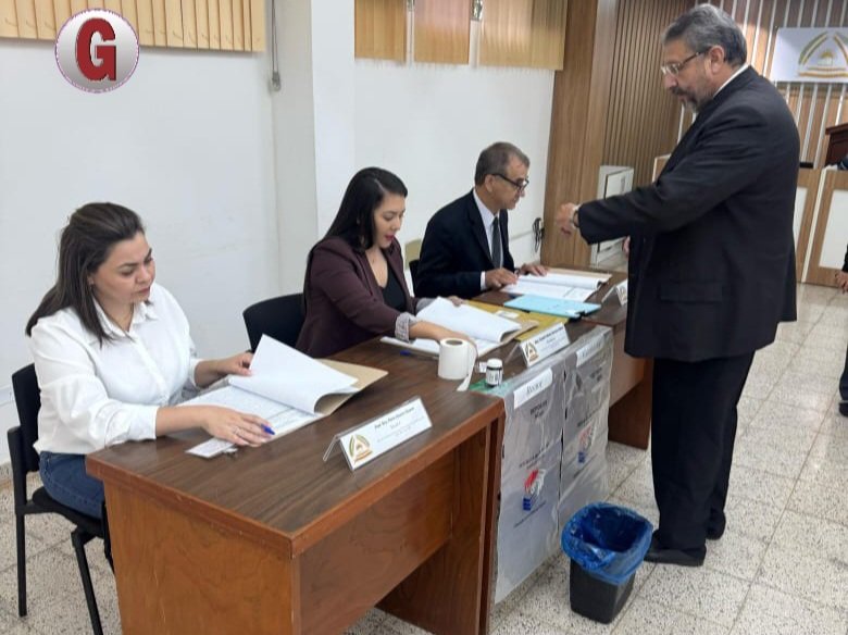 DiarioGlobalPy's tweet photo. Elección en la UNE, para nuevo Rector 🗳✔️ https://t.co/X9VxjfEUQQ