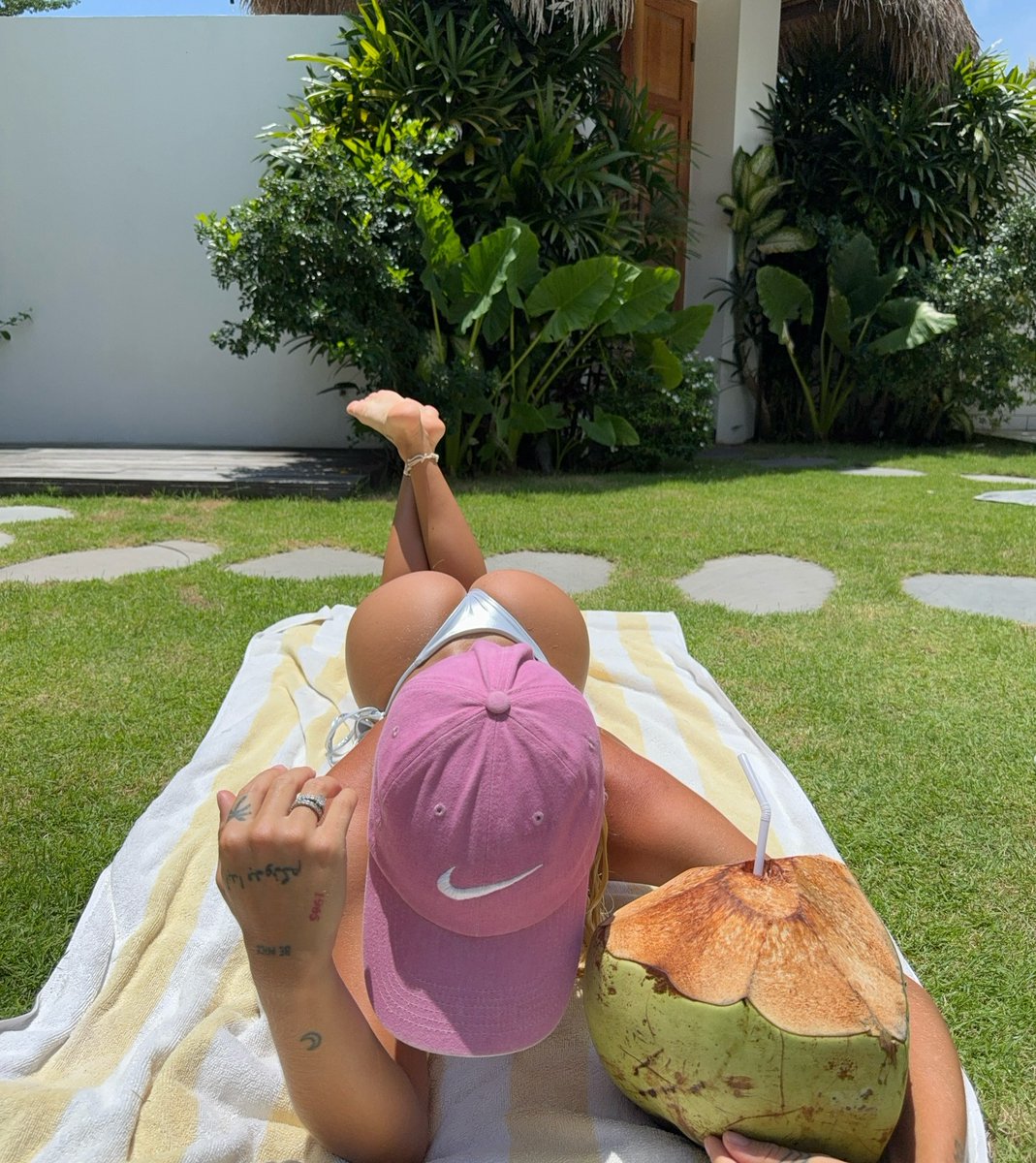 evabunheur's tweet photo. 🍑 https://t.co/TiUdT6XjaZ