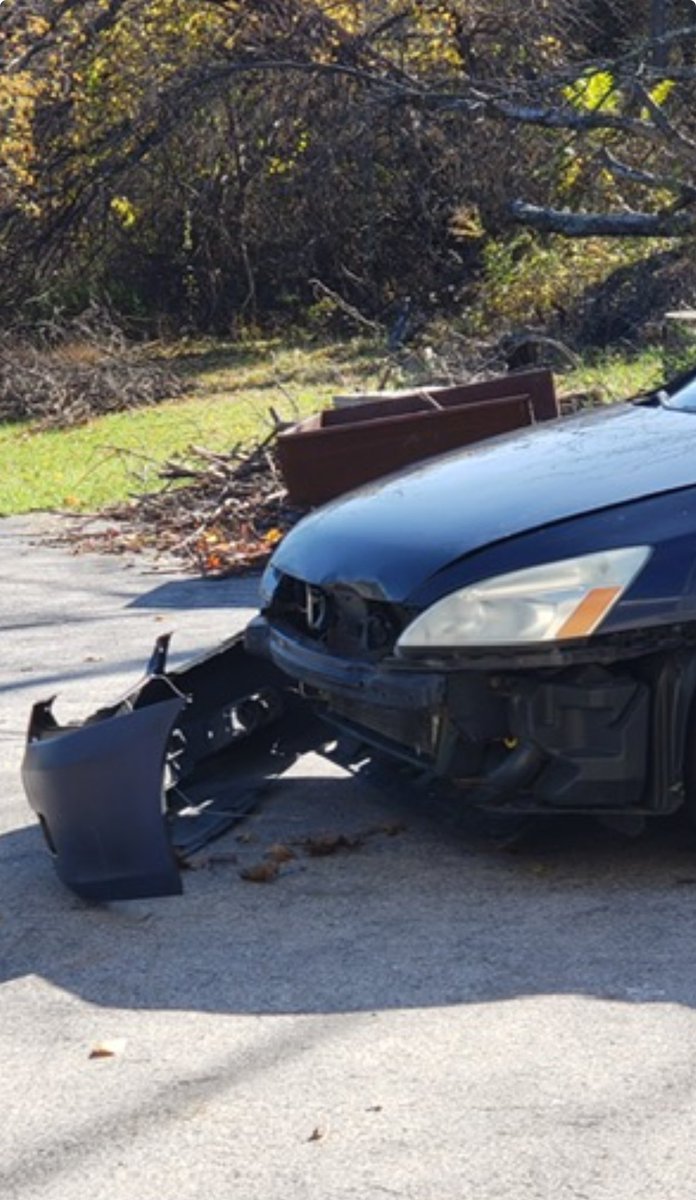 jadecap_'s tweet photo. I used to drive an 06 accord from Jr. year of high school all the way up til my 30th bday.

350K miles.

Headliner sagging.

No A/C.

Driver side window the only one that rolled down.

Front bumper was held on with bungee cords.

Trading changed everything..

Not trying to buy a new car to flex for you… I wanna flex for me.