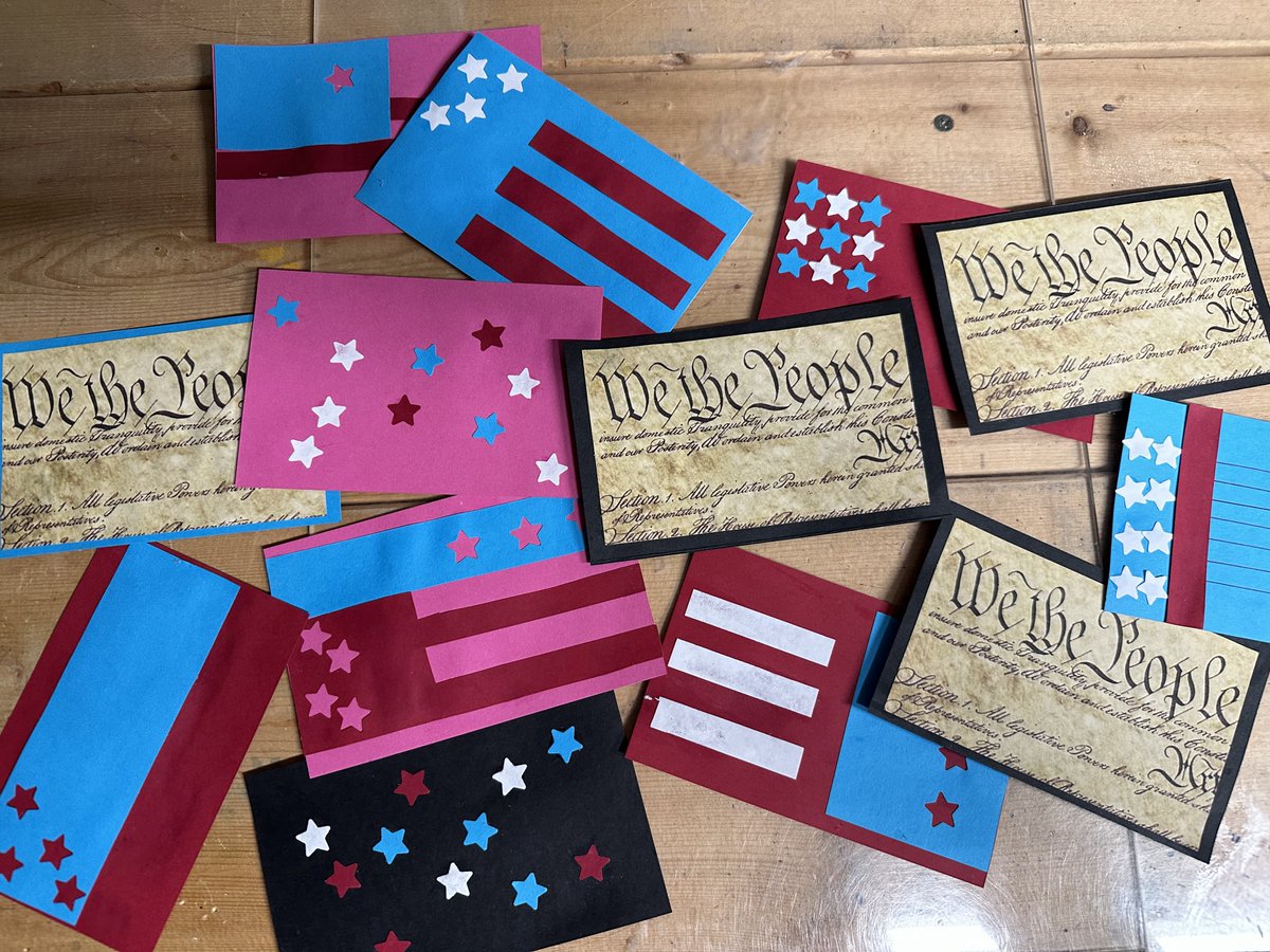ZiggityBoomer's tweet photo. #IdesofTrump postcards ready to stamp and mail. https://t.co/hrGNZL3oZy