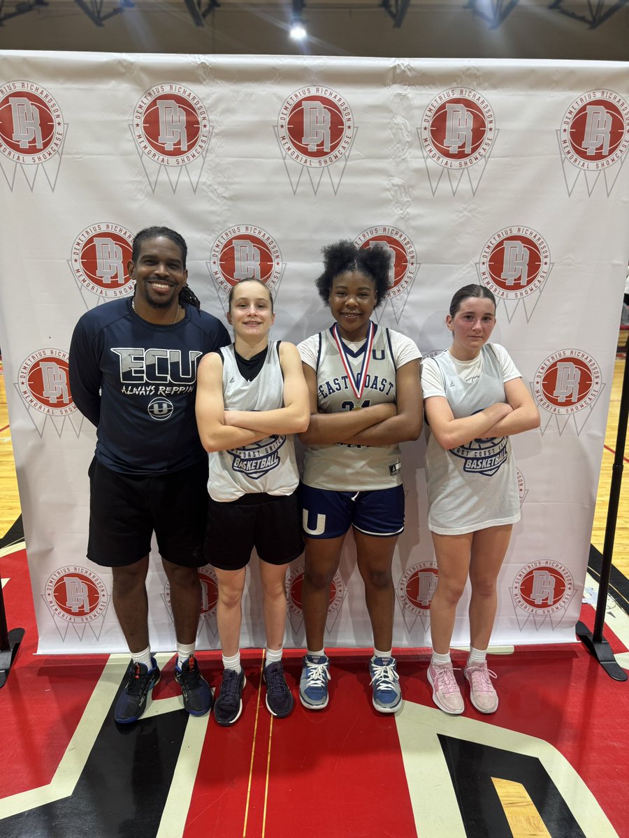Our middle school White Co-MVPs 
Ryan Radocaj 
Kyonnie Tyson 
Olivia Beyer 
#ECU #EastCoastUnited @EJMurray8 <a href="/hunterkeithl/">Keith Catfish Hunter</a> <a href="/ECunitedbball/">eastcoastunited</a>