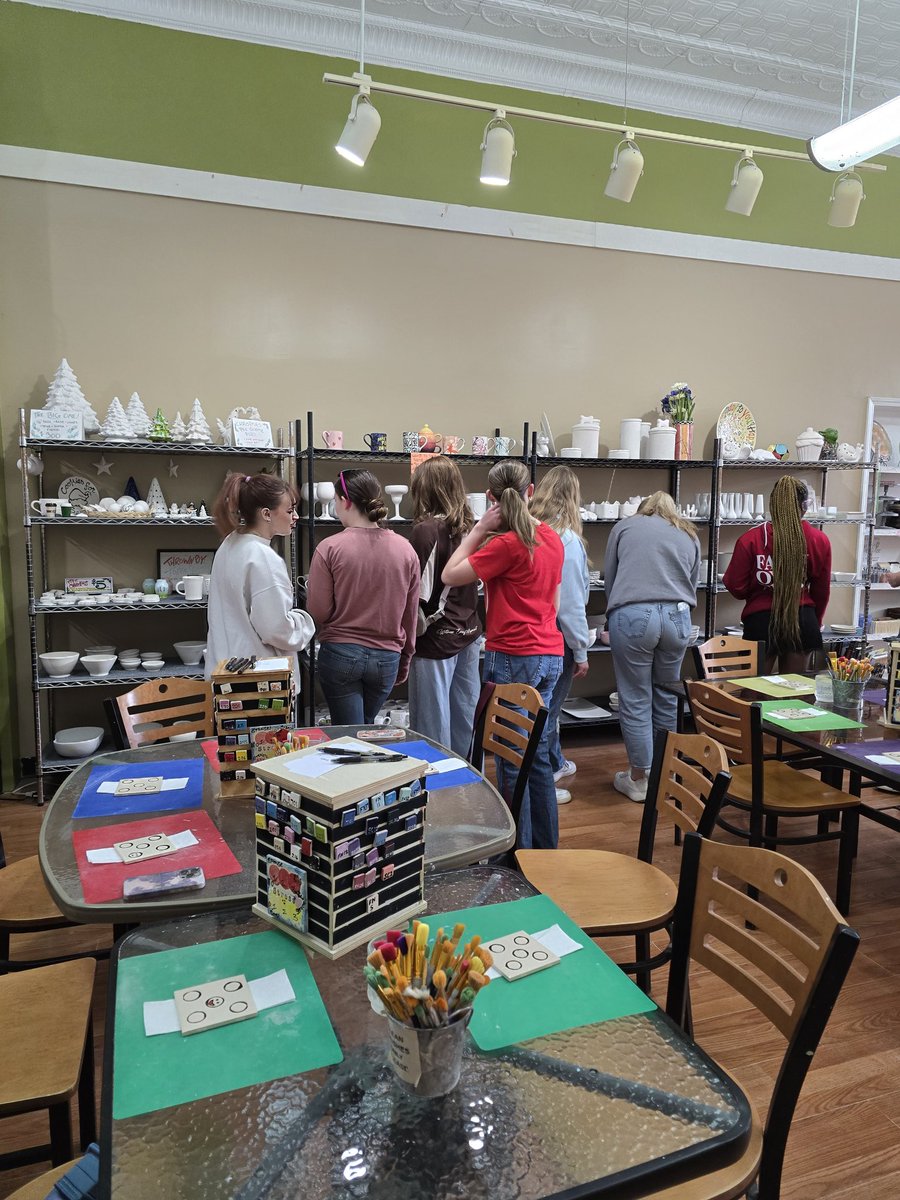 tlgill8's tweet image. In between morning completion and afternoon events, we decided Made In Muncie looked like fun... and it was! #wdpride #INFBLA