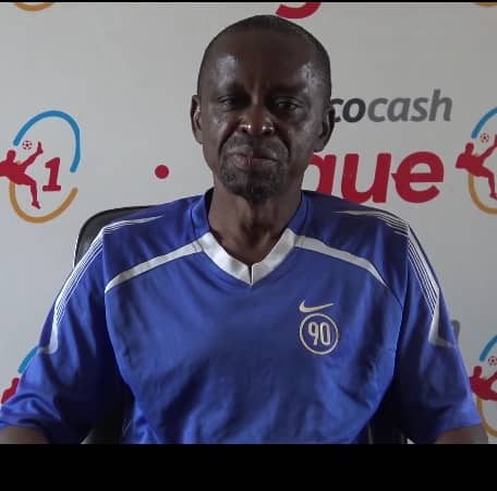 acprdcongo's tweet photo. #RDC : "Dimanche contre le Tout puissant #Mazembe de #Lubumbashi, nous avons monté des stratégies pour que l'Association sportive #Malole donne de la joie à nos supporters (...) Malole a du respect pour le Tout puissant Mazembe, mais ce n'est pas son nom qui va jouer sur le terrain, mais plutôt ses joueurs qui vont rivaliser avec les adversaires", a déclaré Revis Kapepa, entraîneur de l'Association sportive Malole de #Kananga, chef-lieu de la province du Kasaï Central, au centre de la République démocratique du Congo (RDC), en conférence de presse d'avant-match, en prévision du match qui va opposer son équipe à celle de Mazembe, le dimanche 16 mars au stade des Jeunes de Kananga, pour le compte de la Ligue nationale de football (#LINAFOOT).
Découvrez d'autres informations sur notre site web : https://t.co/tGEWJ2Bgzn