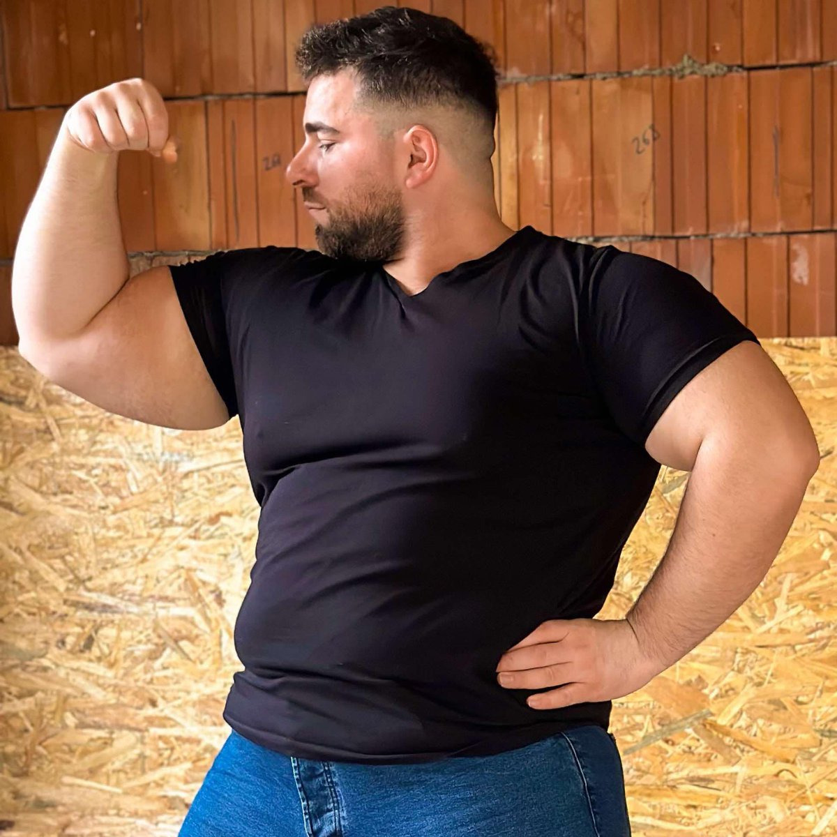 iseegains's tweet image. Proudly wearing my gains 💪#GettingBig