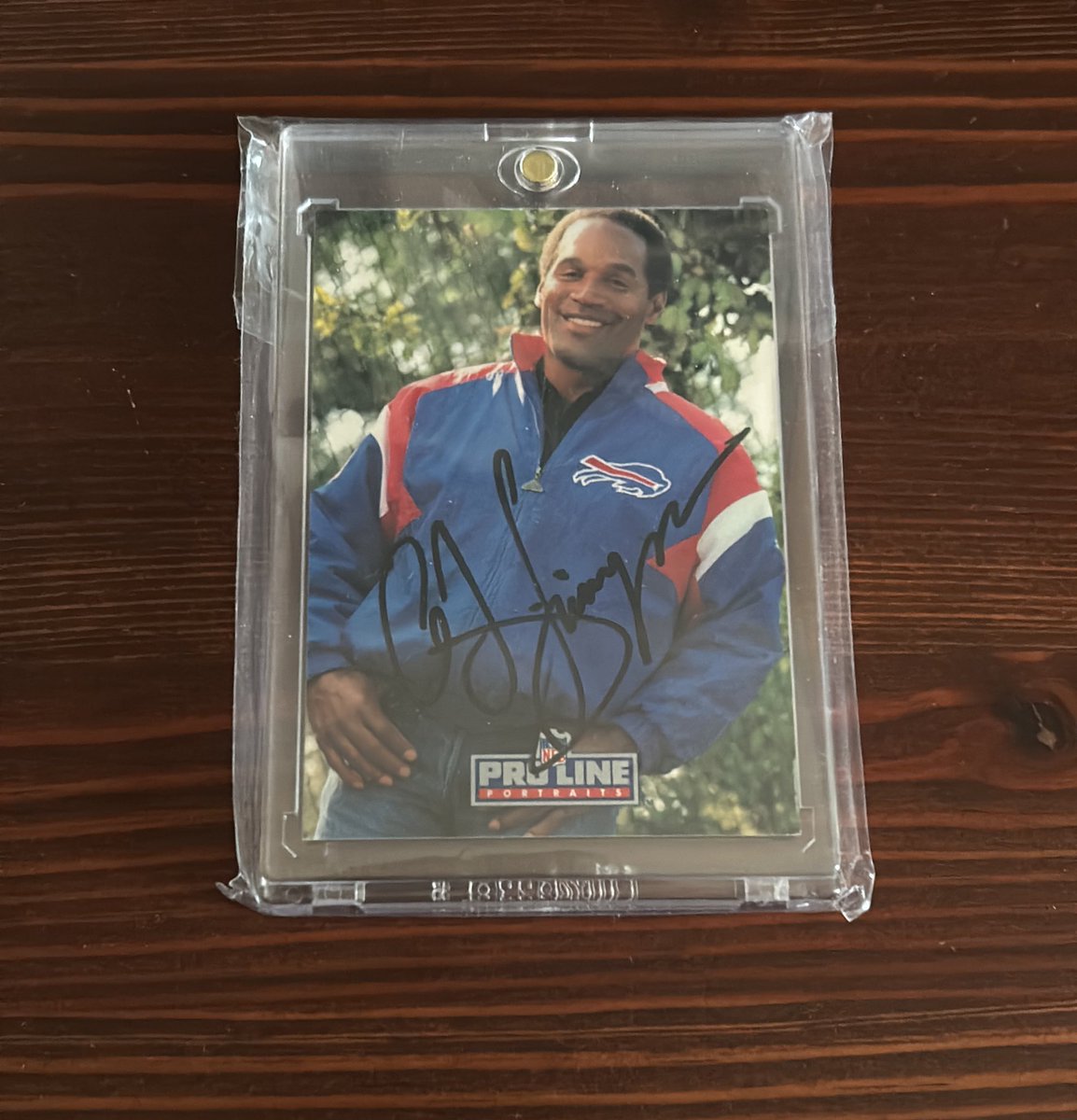 KiethLongWOOD's tweet photo. Just an autograph from one of my favorite role models…anyone heard of him? #Lank #JuiceIsLoose https://t.co/yc8uB6MYUs