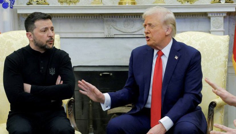 marlene4719's tweet image. It appears that Trump is redecorating the WH to look like his Mar a Lago whore house.