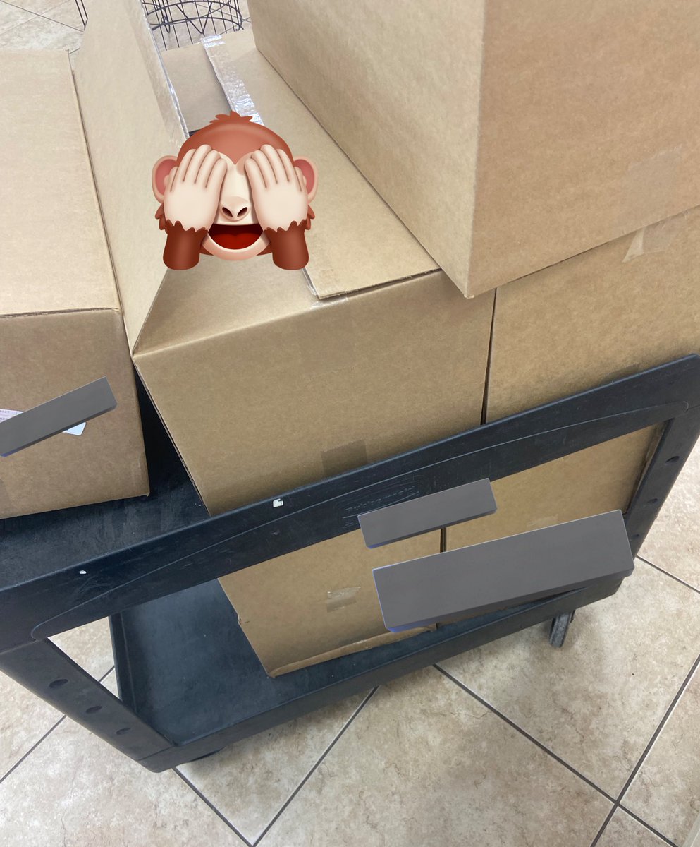 It used to be an inconvenience coming in the same store everyday to clear the shelf waiting for restocks daily.

RA trips become smooth once you plug in with the grocery manager

Never hurts to ask.

Even better if the manager is a MILFY🚔