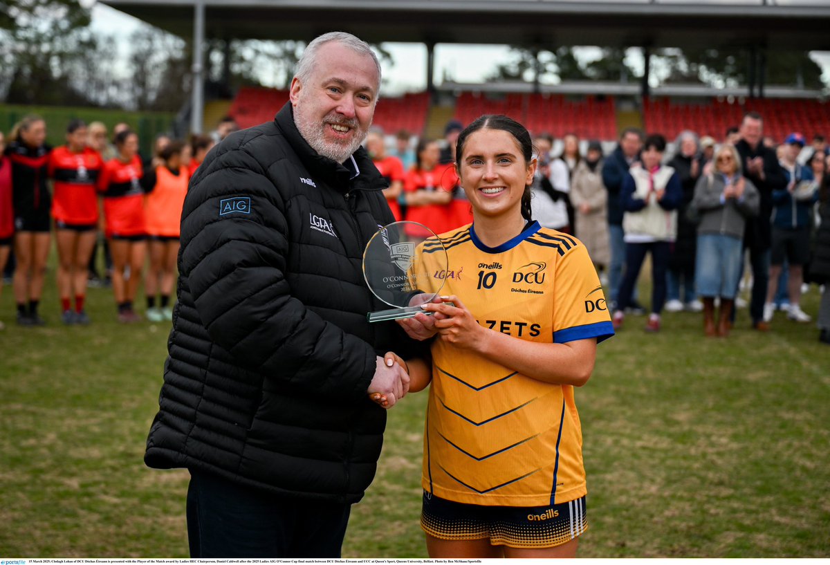 Ladies Football (@ladiesfootball) on Twitter photo 💫 Clodagh Lohan of <a href="/DCUDocEirGAA/">DCU Dóchas Éireann GAA Club</a> is presented with the Player of the Match award by <a href="/LadiesHEC/">Ladies HEC</a> Chairperson, Daniel Caldwell after the 2025 Ladiee HEC <a href="/AIGIreland/">AIG Ireland</a> O’Connor Cup final between DCU Dóchas Éireann and UCC at Queen's Sport.
#EffortIsEqual #LGFAColleges 💫 Clodagh Lohan of <a href="/DCUDocEirGAA/">DCU Dóchas Éireann GAA Club</a> is presented with the Player of the Match award by <a href="/LadiesHEC/">Ladies HEC</a> Chairperson, Daniel Caldwell after the 2025 Ladiee HEC <a href="/AIGIreland/">AIG Ireland</a> O’Connor Cup final between DCU Dóchas Éireann and UCC at Queen's Sport.
#EffortIsEqual #LGFAColleges